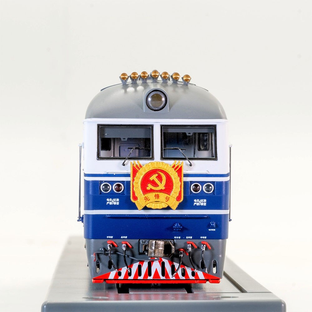 Train Model HO Scale 1:87 Dongfeng 11 Diesel Locomotive DF11 Train Model Rail Car Toy